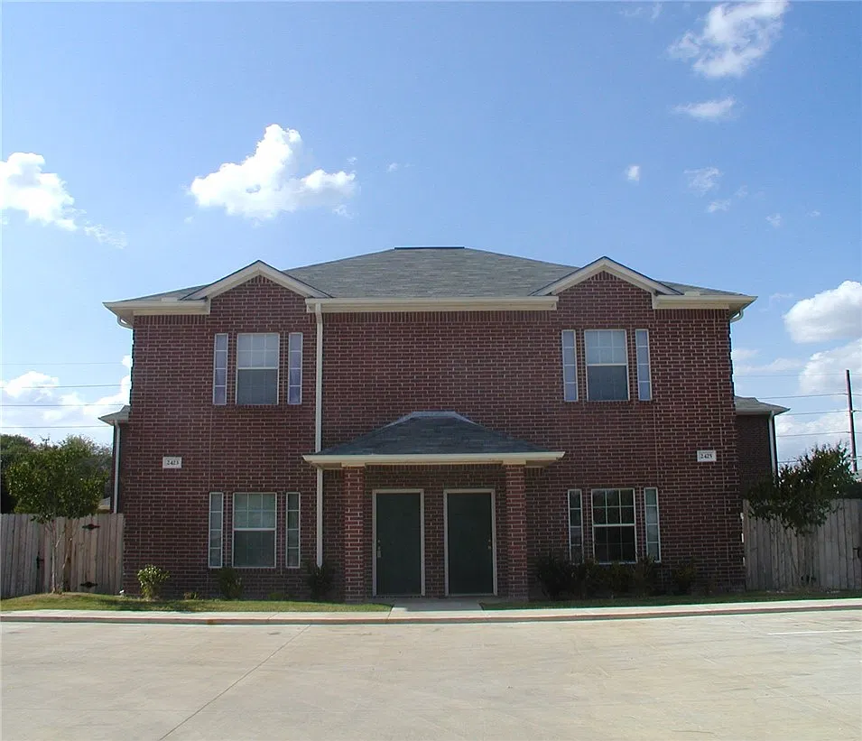 3 bed, 1382 sqft, $1,200 — Photo 3