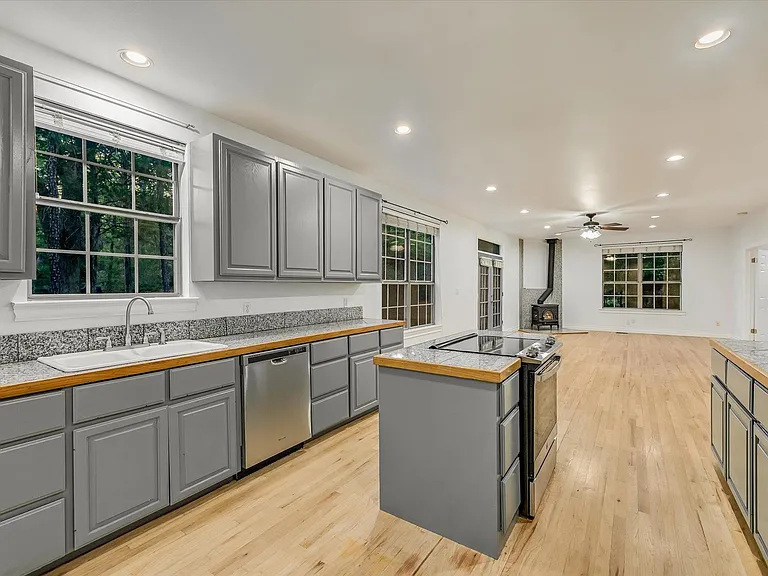 104 Upolu Ct — Photo 8