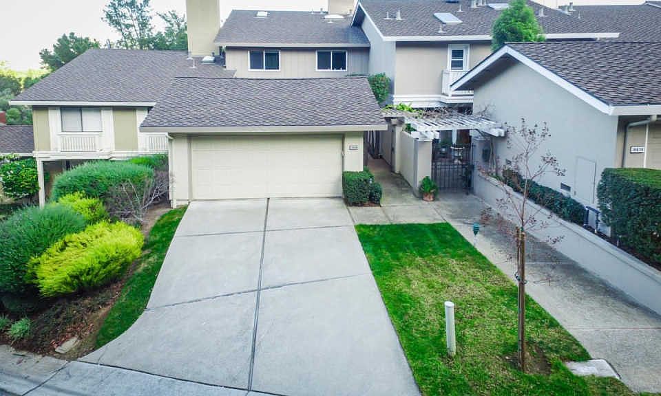 1st image of 14636 Fieldstone Dr
