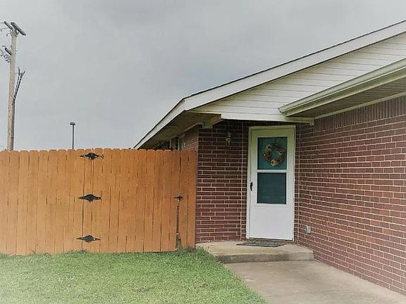 2nd image of 2325 W Roselawn St #2325