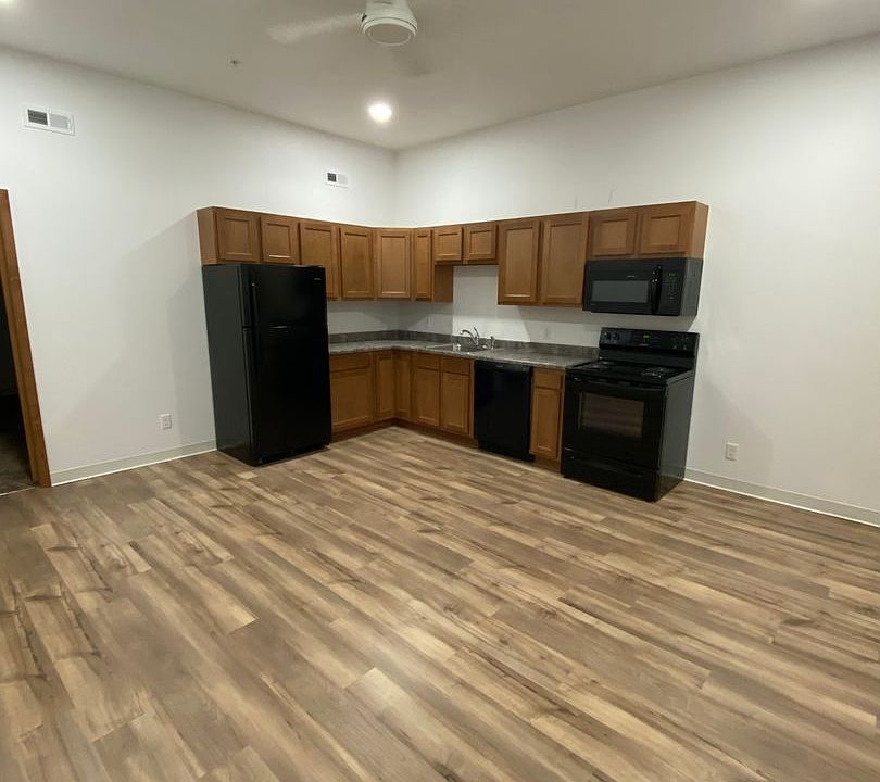 1st image of 401 1st Ave #3