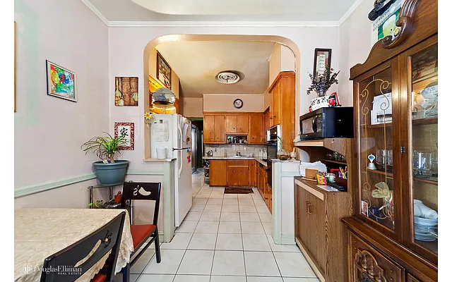 Sold by Douglas Elliman | media 12