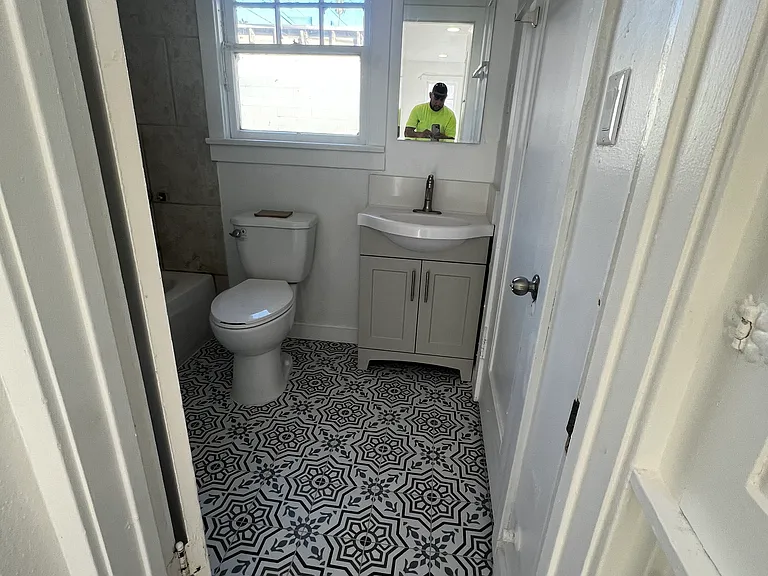 258 E Kingsley Ave #2 — Photo 16