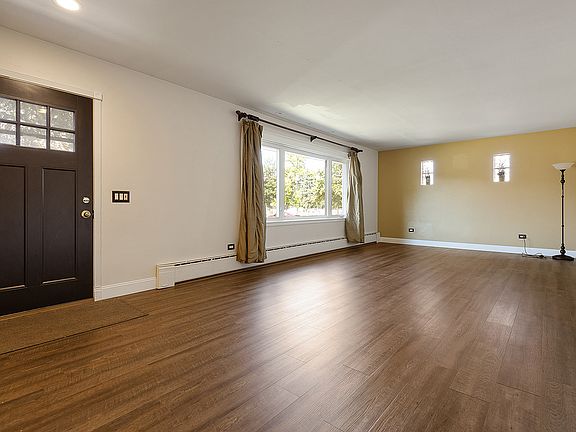 4th image of 3555 N Natoma Ave