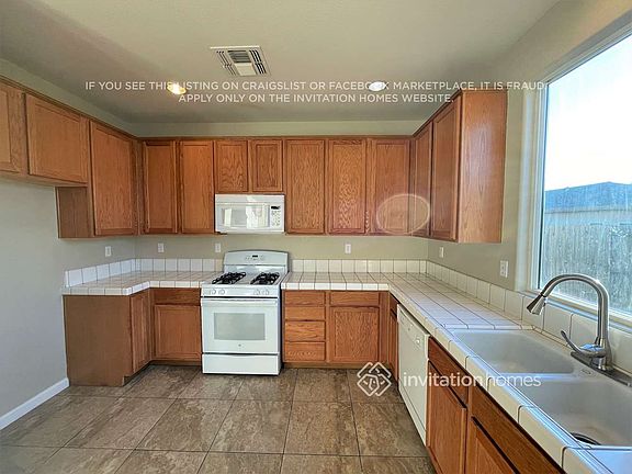5th image of 7584 La Mancha Way