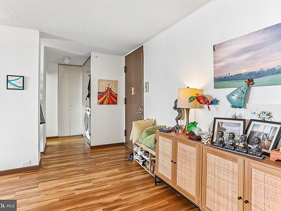 3rd image of 1326 Spruce St APT 2806