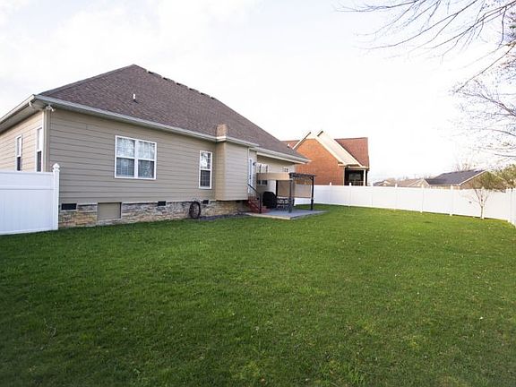 5th image of 40 Spring Breeze Dr