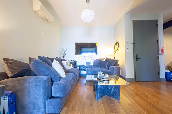 Rented by Brick&Mortar | media 39