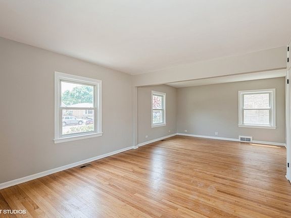 3rd image of 1846 N 72nd Ct