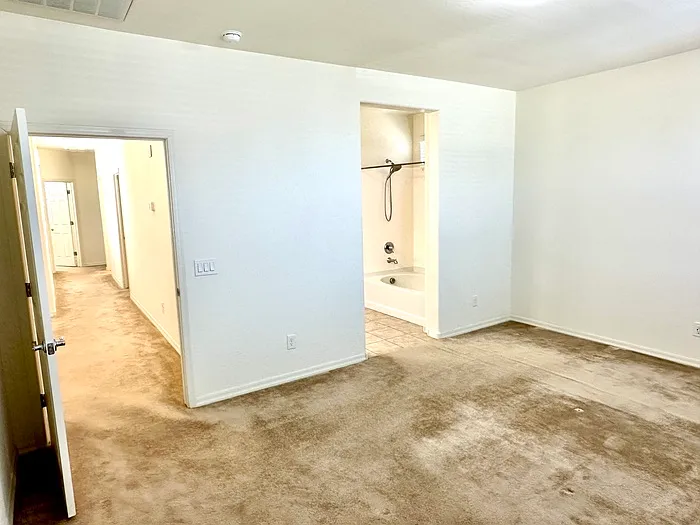 3833 E Robert St — Photo 17