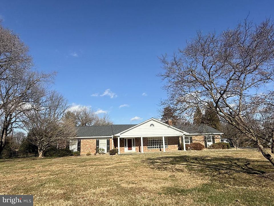 1st image of 1362 Woodside Dr