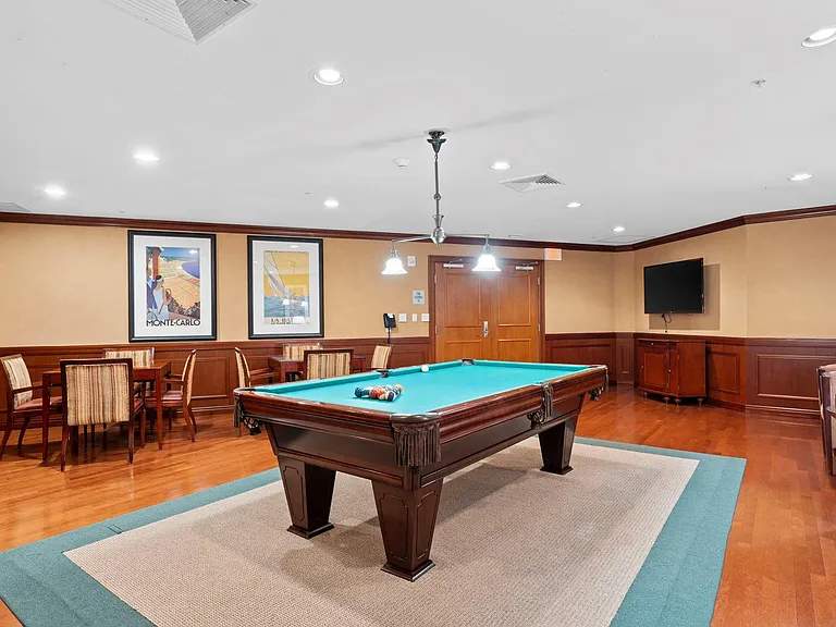 347 N New River Dr #1110 — Photo 32