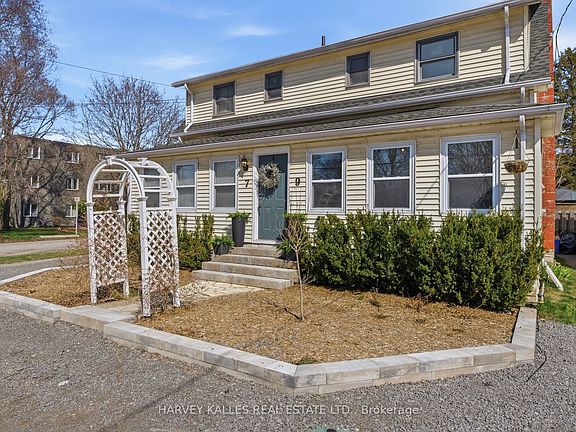 3rd image of Spring St #7