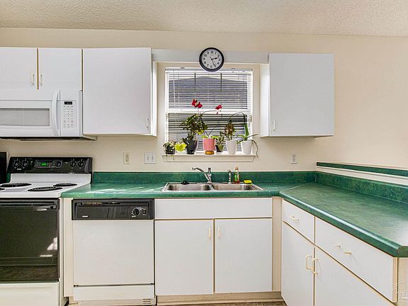 2nd image of 322 Loveland Cir