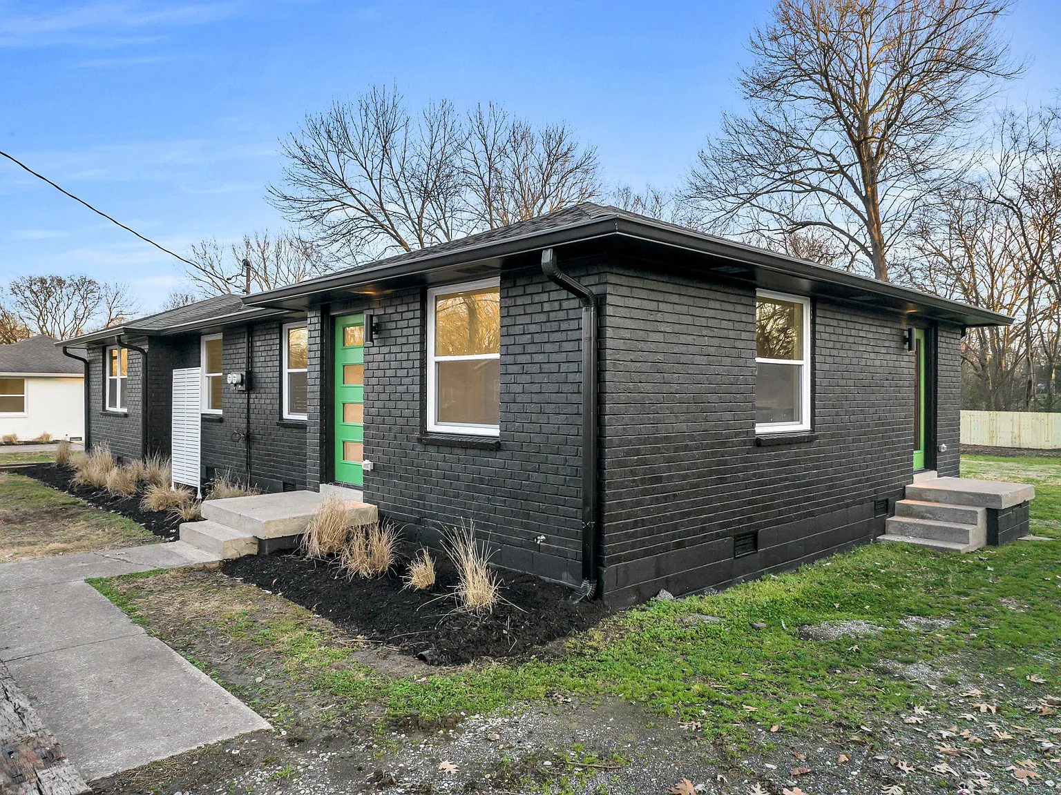 293 Nokes Dr — Photo 3