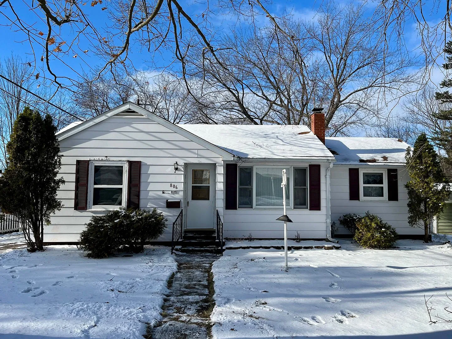2 Bed 2 Bath Single Family Home in Merrill — Photo 1