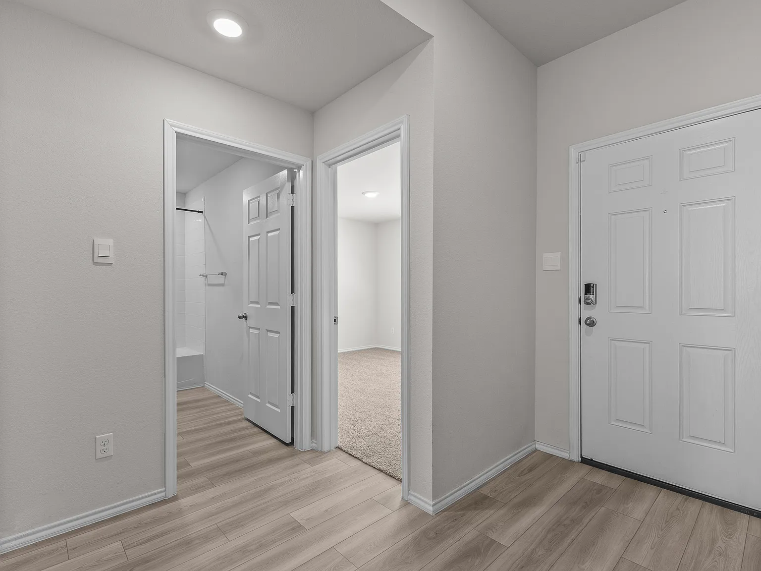 4 bed, 1796 sqft, $2,000 — Photo 3