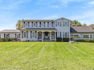 2100 White Birch Trl, Howell, MI 48843