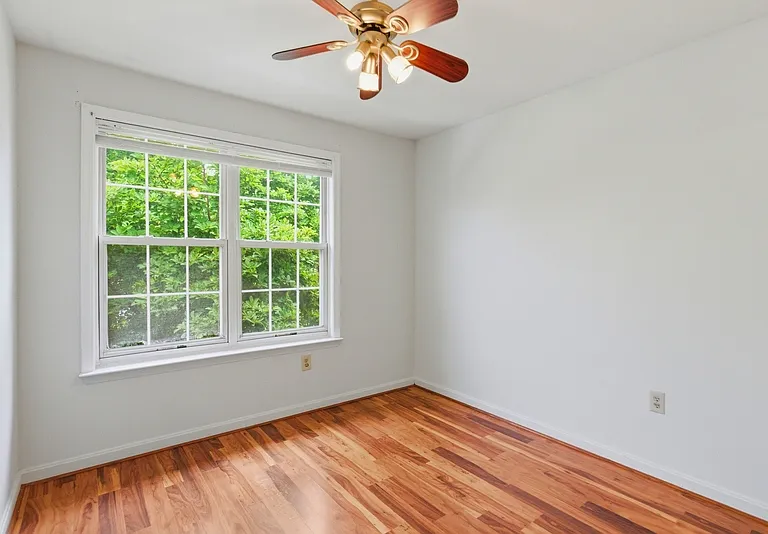 1033 Higgins Way #1 — Photo 12