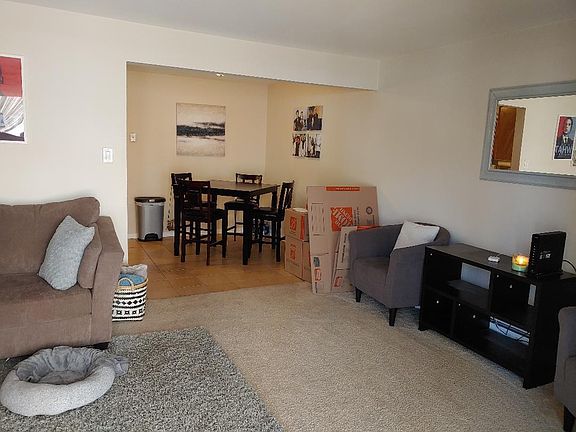 4th image of 6468 N Northwest Hwy APT B2