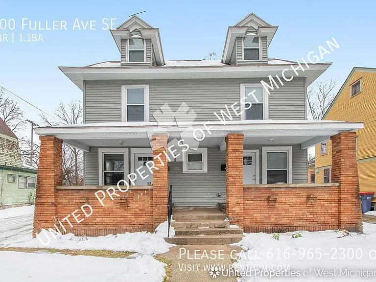 100 Fuller Ave SE — Photo 2