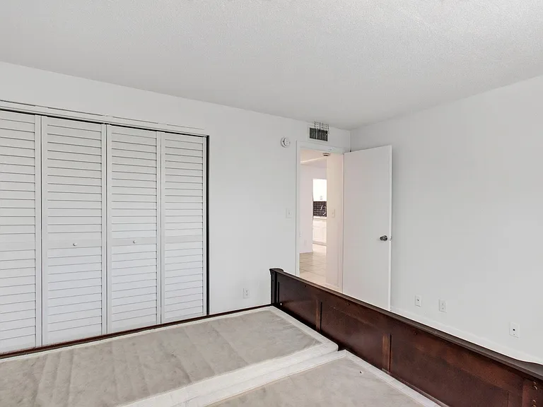 450 SW 2nd Ave #205 — Photo 15