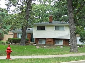 1st image of 105 N Elmwood Ave