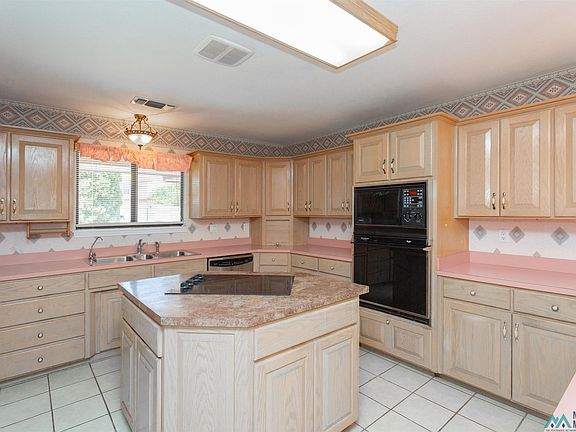 4th image of 2905 N Kentucky Ave