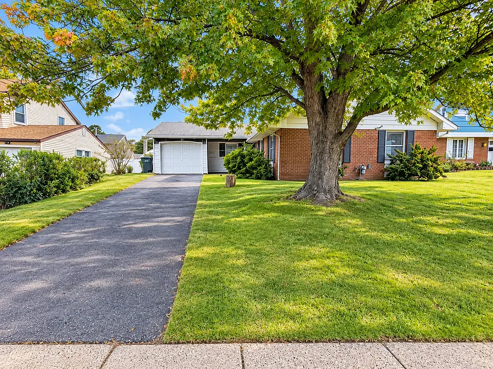 18 Patriot Ln