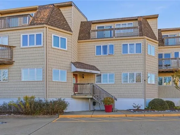 247 Lake Dr, Virginia Beach, VA 23451