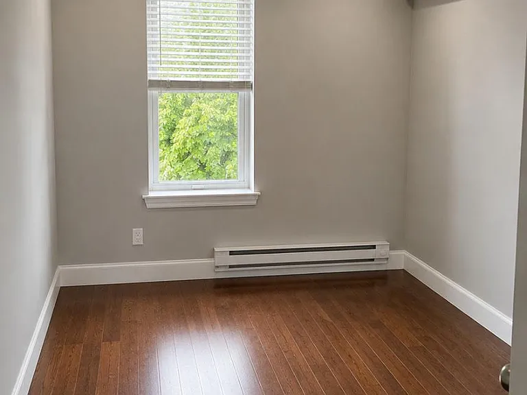 427 W Girard Ave #3 — Photo 4