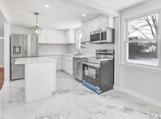 8 River Rd, East Haven, CT 06512