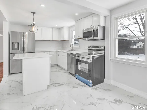 8 River Road, East Haven, CT 06512