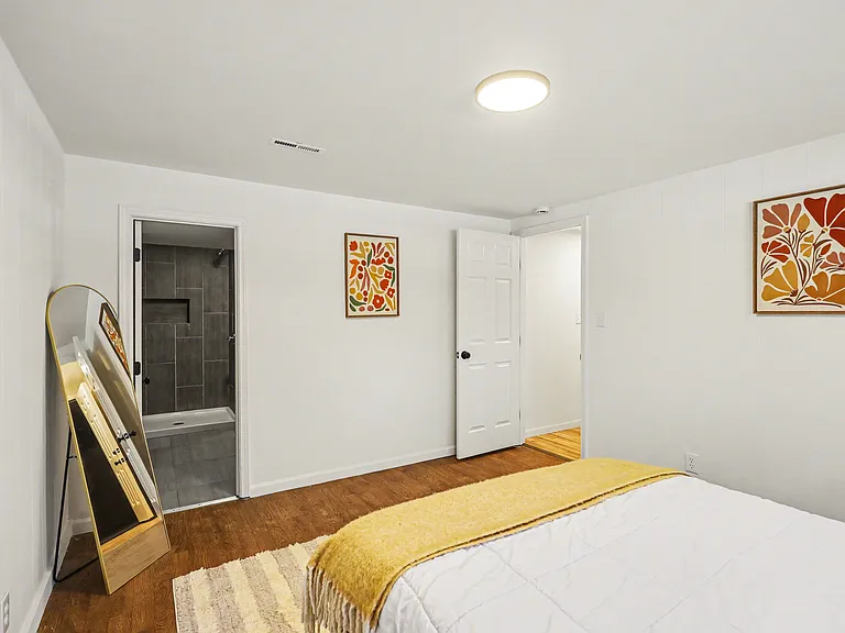 11939 Smalley Ave — Photo 7