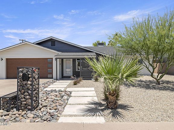 5th image of 126 E BALBOA Drive