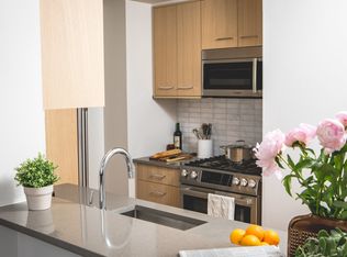 Columbus Cir #S33G, New York, NY 10019