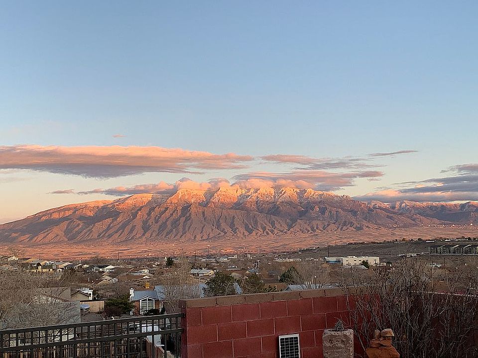 1st image of 340 Paseo Vista Loop NE