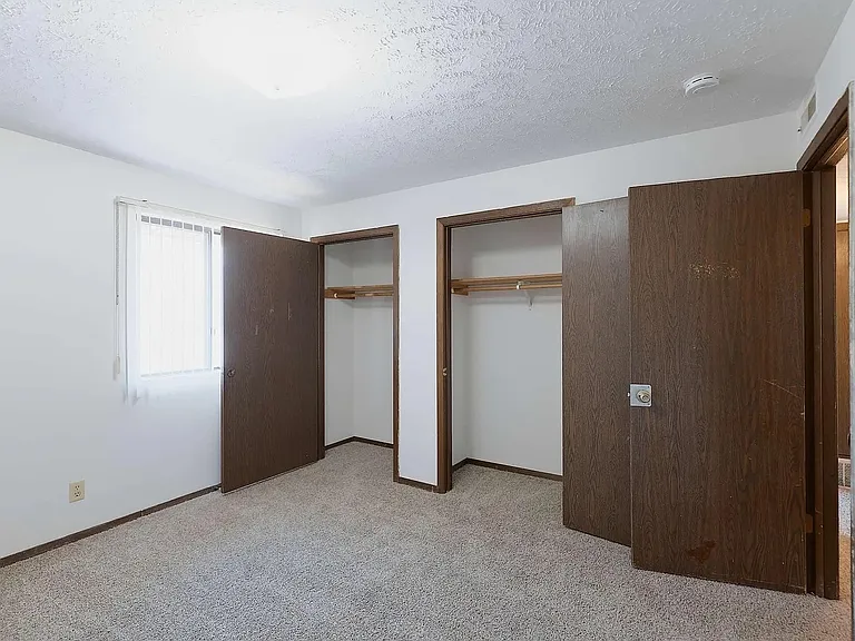 2433 E St #5 — Photo 8