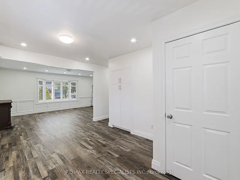 115 Kings Forest Dr — Photo 9