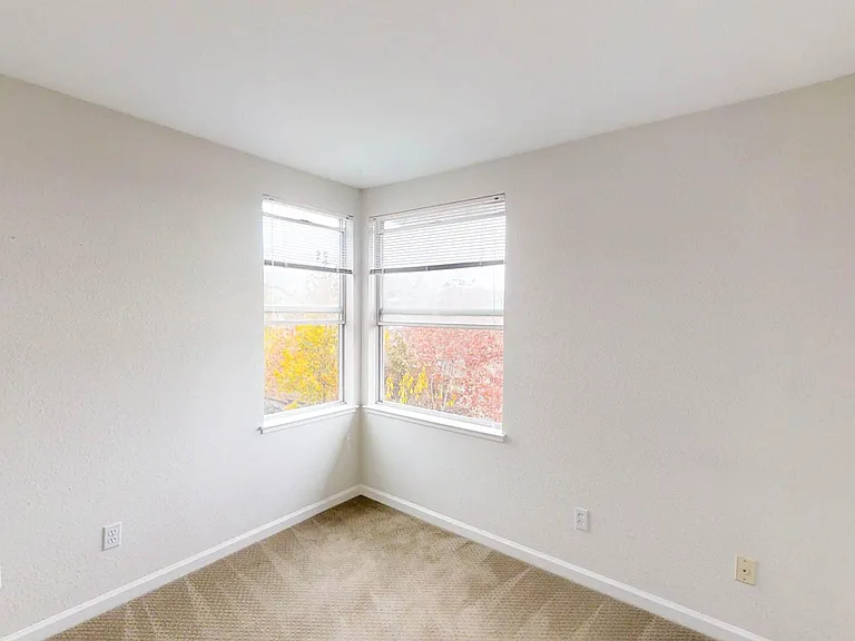 34 Flemings Ct — Photo 16