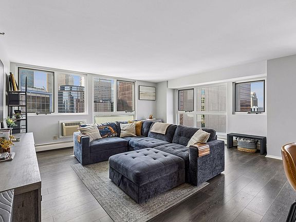 5th image of 433 S 7th St APT 1701
