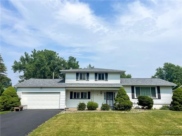 4 Debby Ln, Rochester, NY 14606