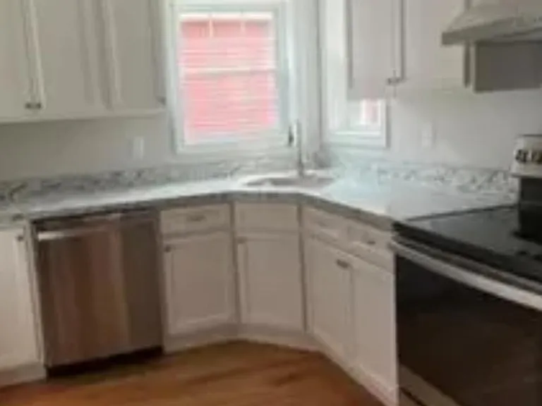 27 Thompson St #2 — Photo 13