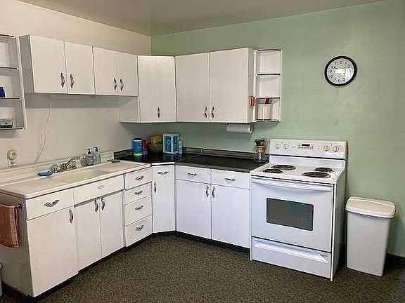 Kitchen now has laminate 