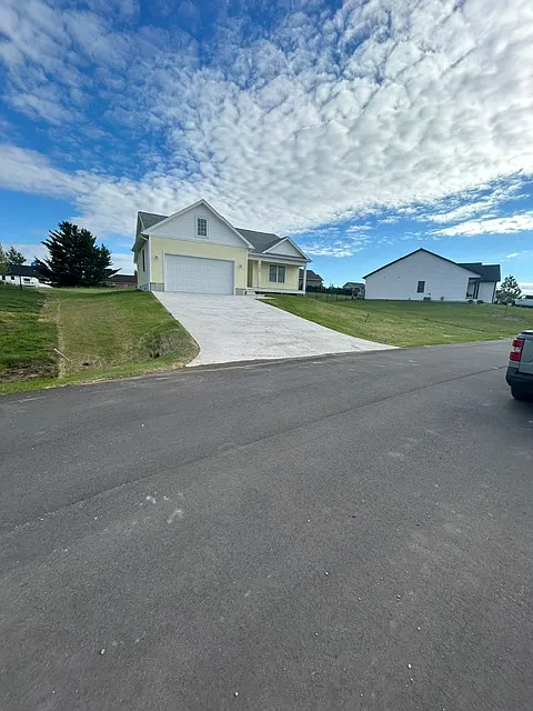 3 bed, 1570 sqft, $2,850 — Photo 1