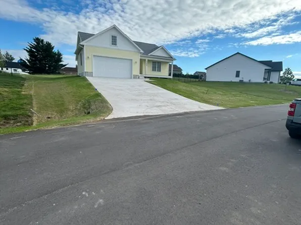 4499 Lamarche Cir, Traverse City, MI 49685