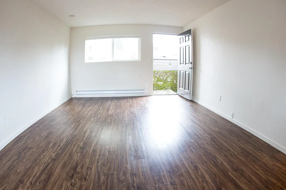 2 bed, 700 sqft, $1,850 — Photo 3