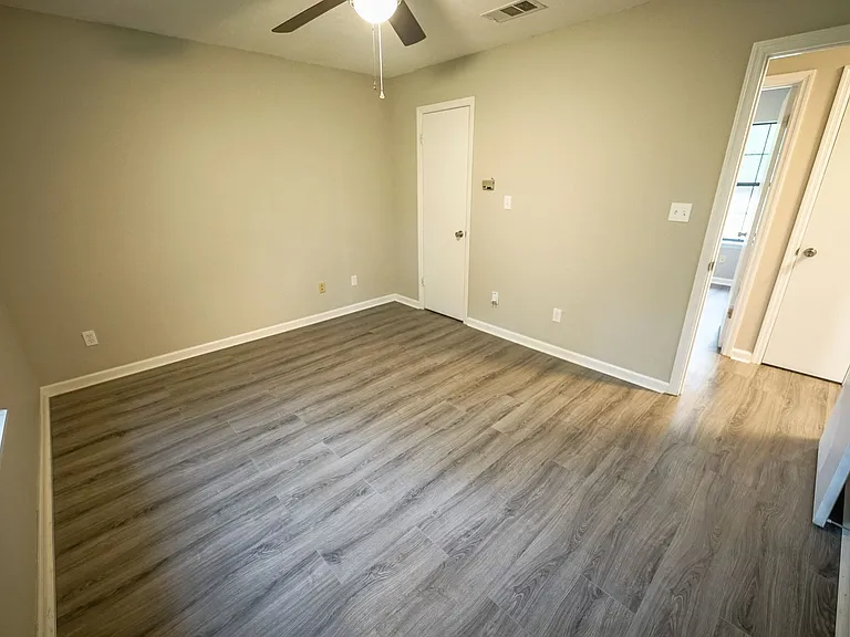 8407 Lenova Ln — Photo 5