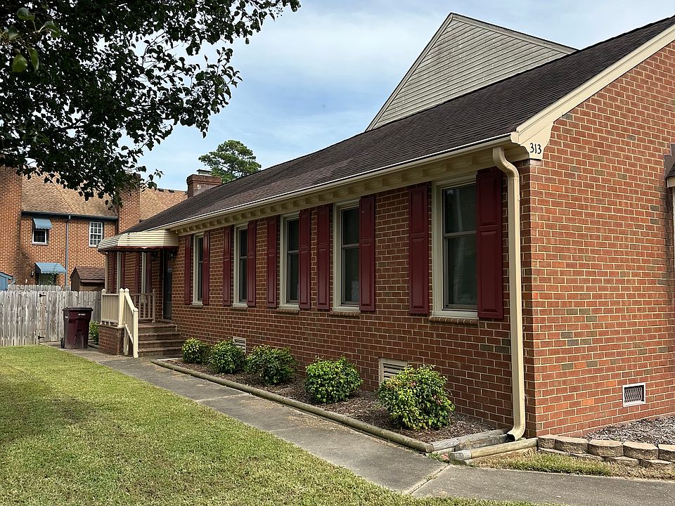 1st image of 413 Middle Oaks Dr #313