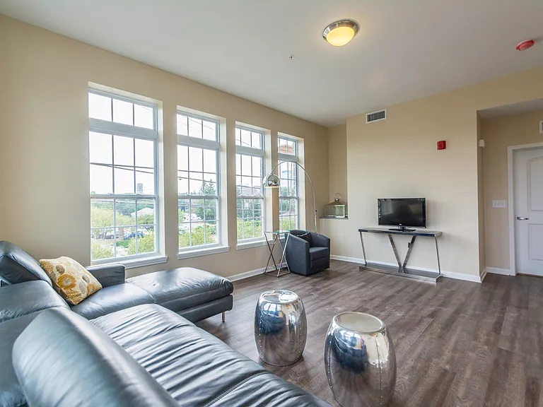 632MLK Apartments — Photo 13